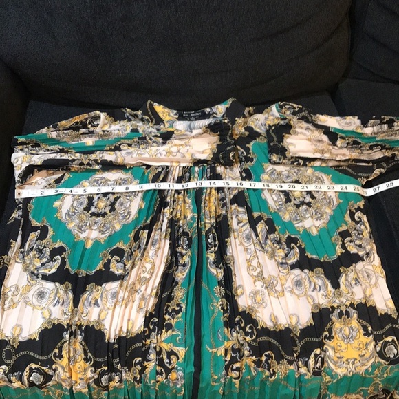 Her Bottari Paisley Design Fully Pleated A Line Maxi w/Long Sleeves Side slits-L - Picture 11 of 12